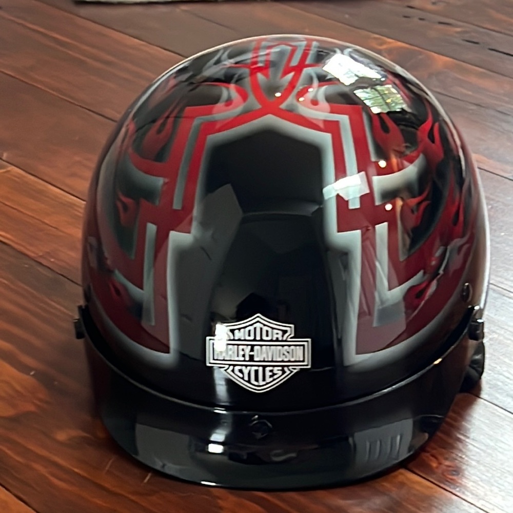 Womens Harley Davidson motorcycle helmet black gloss with flames size small